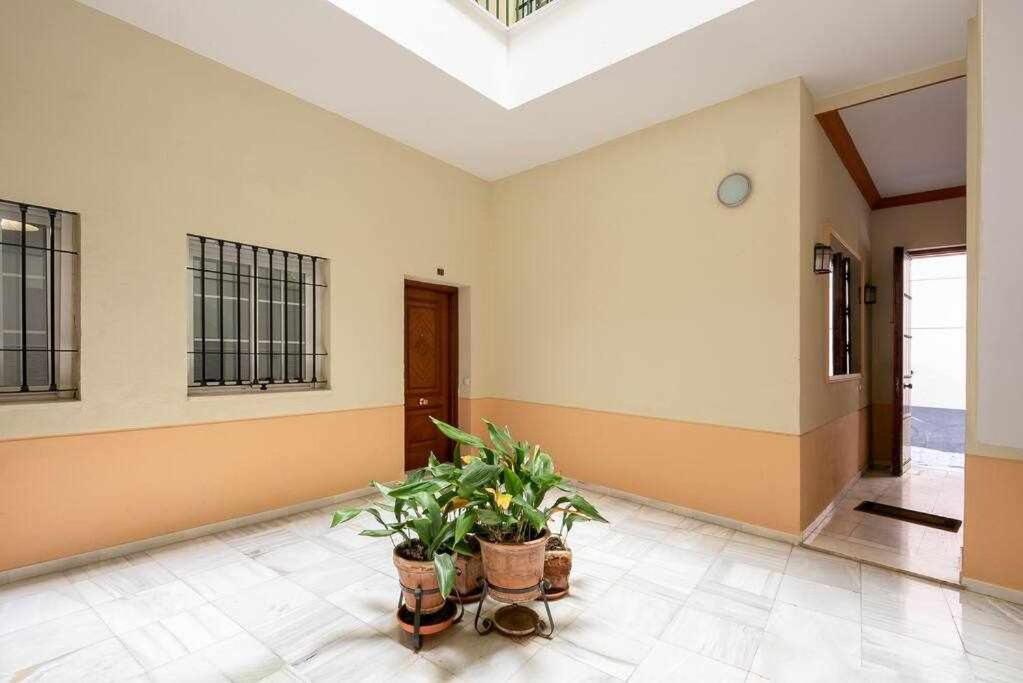 Monkeys Apartments 7Revueltas Deluxe Seville Exterior photo